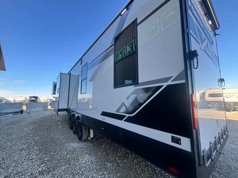 2026 Forest River 2026 Forest River Xlr Nitro Toy Hauler - thumbnail 7