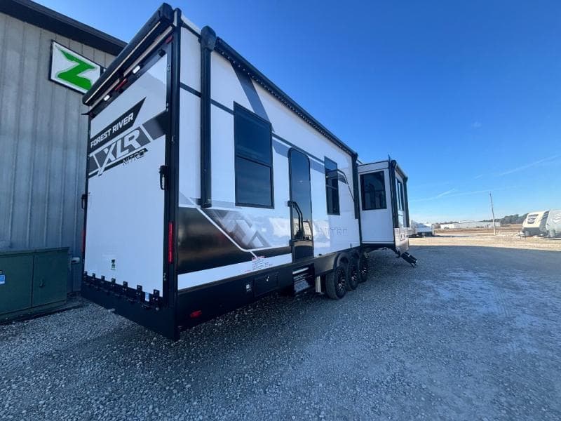 2026 Forest River 2026 Forest River Xlr Nitro Toy Hauler - thumbnail 9