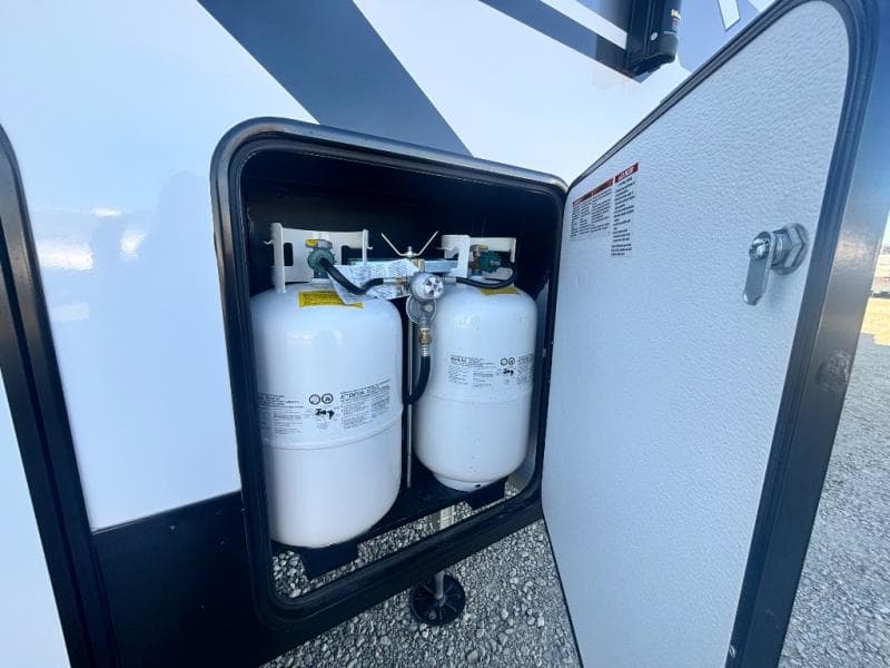 2026 Forest River 2026 Forest River Xlr Nitro Toy Hauler - thumbnail 10