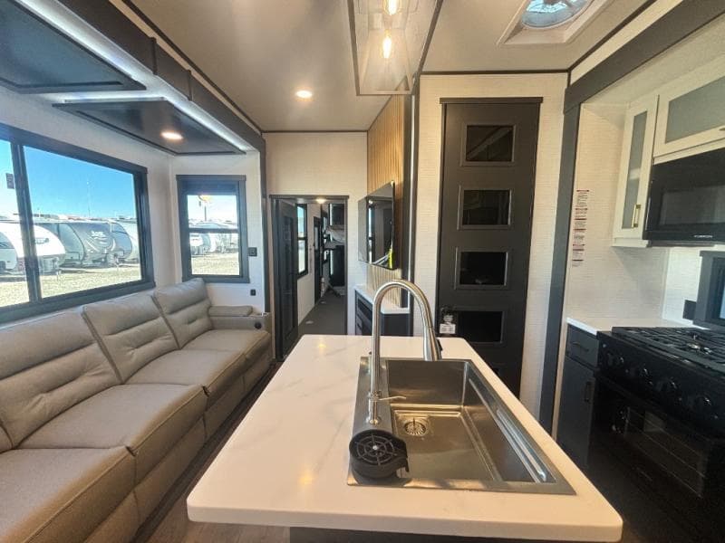 2026 Forest River 2026 Forest River Xlr Nitro Toy Hauler - thumbnail 19