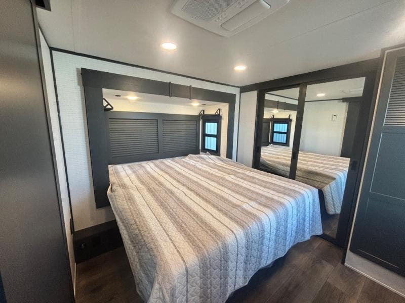 2026 Forest River 2026 Forest River Xlr Nitro Toy Hauler - thumbnail 53