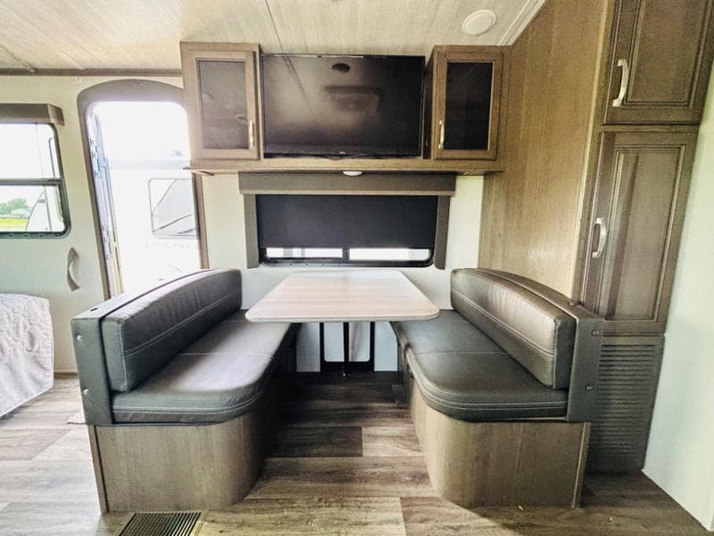 2023 Keystone RV 2023 Keystone RV Cougar - thumbnail 21