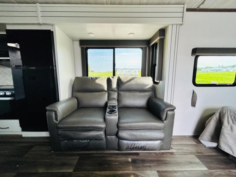 2023 Keystone RV 2023 Keystone RV Cougar - thumbnail 28