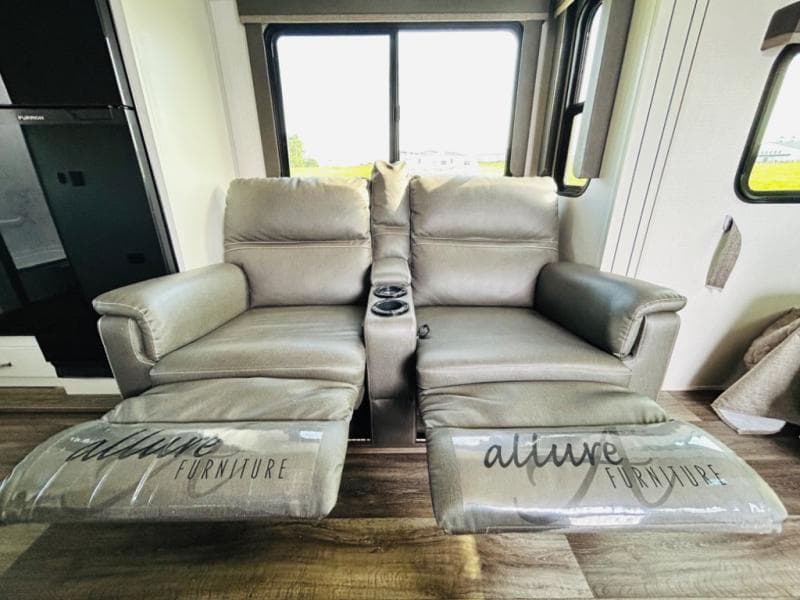 2023 Keystone RV 2023 Keystone RV Cougar - thumbnail 30