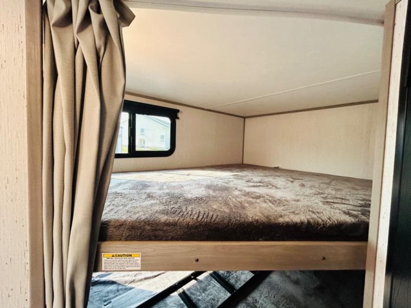 2022 Dutchmen 2022 Dutchmen Kodiak Ultra-Lite - thumbnail 10