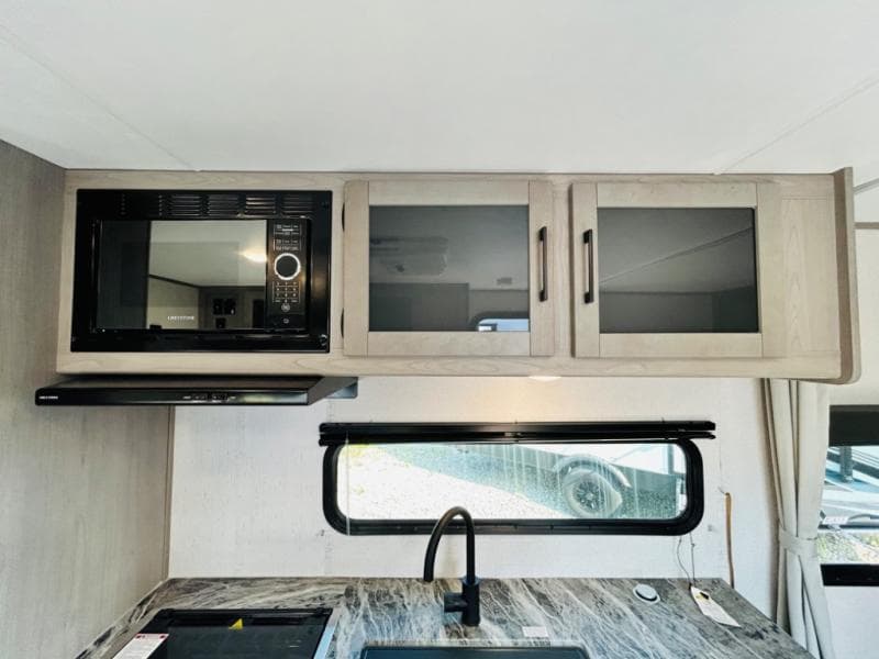 2022 Dutchmen 2022 Dutchmen Kodiak Ultra-Lite - thumbnail 17