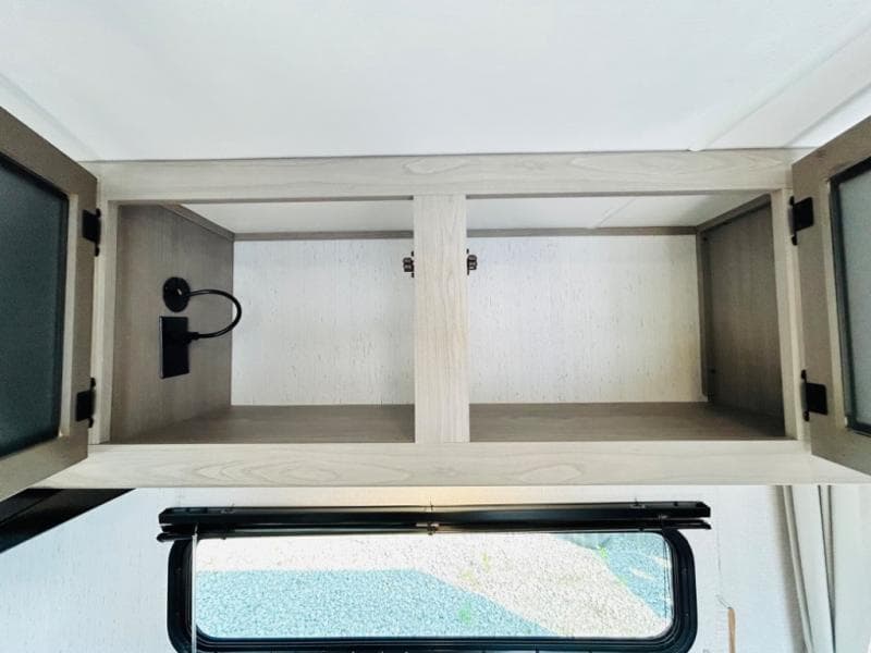 2022 Dutchmen 2022 Dutchmen Kodiak Ultra-Lite - thumbnail 18