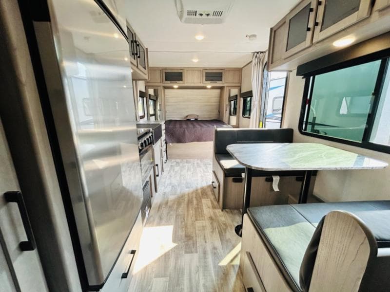 2022 Dutchmen 2022 Dutchmen Kodiak Ultra-Lite - thumbnail 28