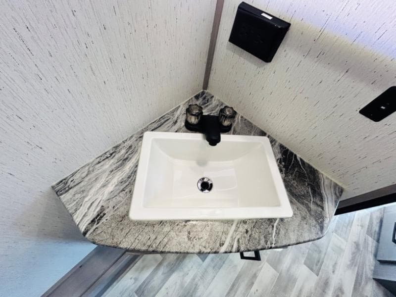 2022 Dutchmen 2022 Dutchmen Kodiak Ultra-Lite - thumbnail 40