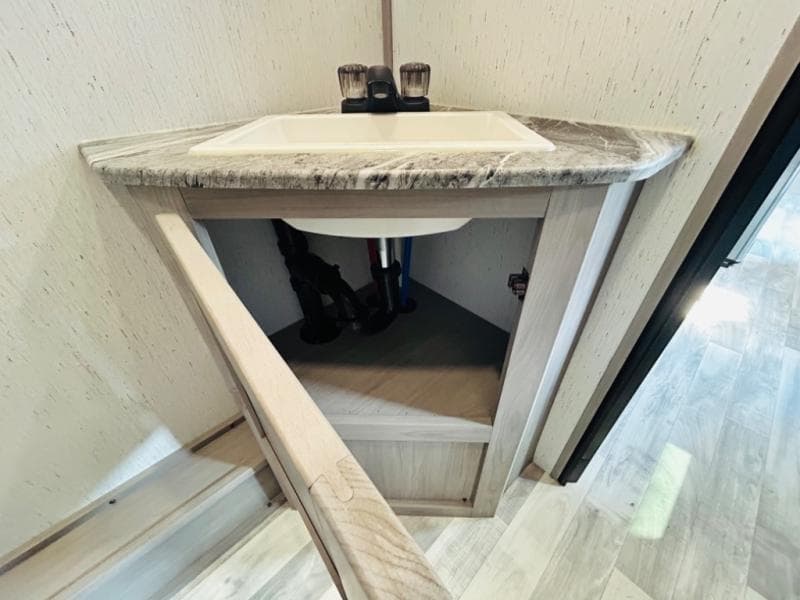 2022 Dutchmen 2022 Dutchmen Kodiak Ultra-Lite - thumbnail 42