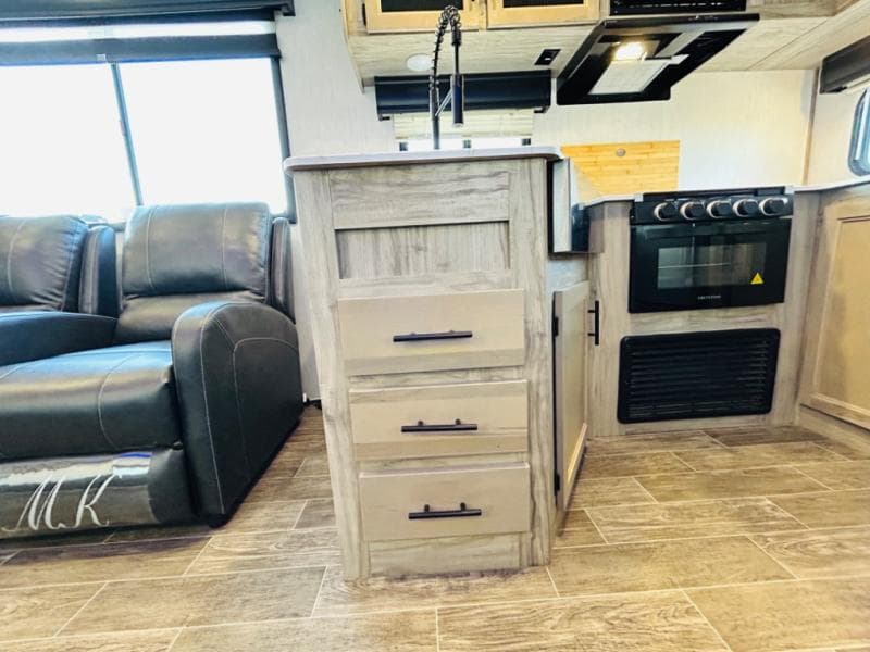 2021 Forest River 2021 Forest River Cherokee Alpha Wolf - thumbnail 8