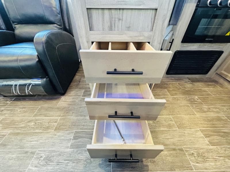 2021 Forest River 2021 Forest River Cherokee Alpha Wolf - thumbnail 9