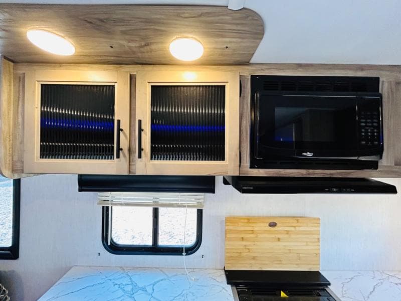 2021 Forest River 2021 Forest River Cherokee Alpha Wolf - thumbnail 10