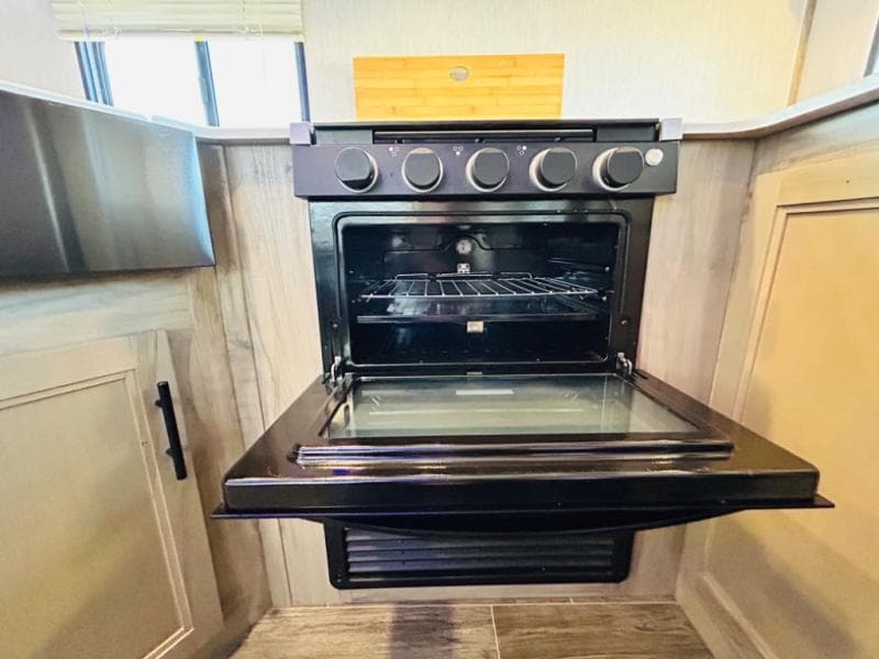 2021 Forest River 2021 Forest River Cherokee Alpha Wolf - thumbnail 15