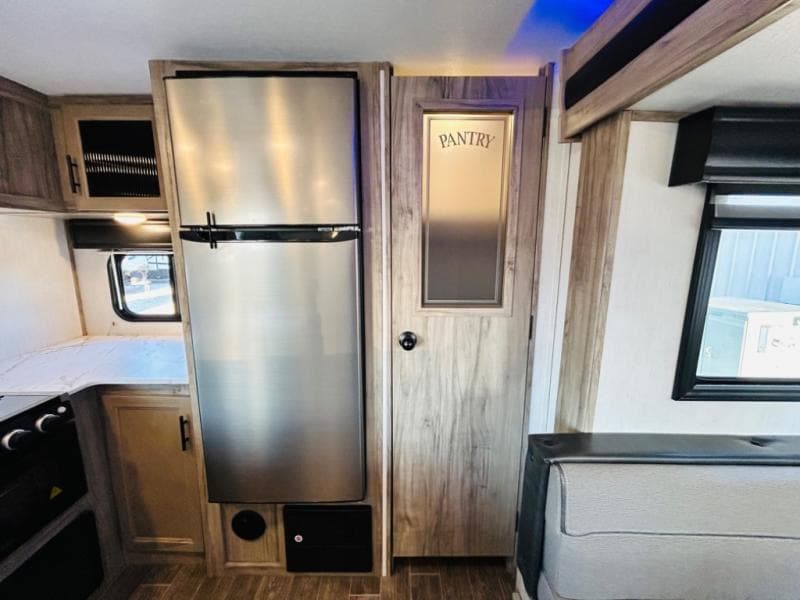 2021 Forest River 2021 Forest River Cherokee Alpha Wolf - thumbnail 17