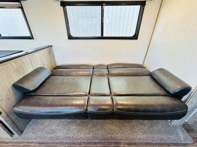 2021 Forest River 2021 Forest River Cherokee Alpha Wolf - thumbnail 30