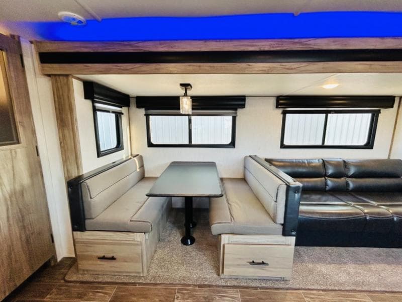 2021 Forest River 2021 Forest River Cherokee Alpha Wolf - thumbnail 31