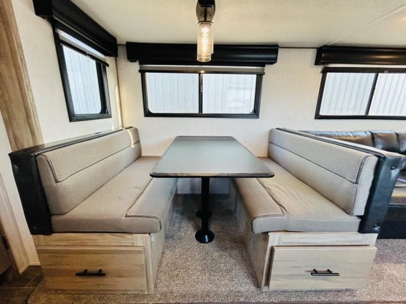 2021 Forest River 2021 Forest River Cherokee Alpha Wolf - thumbnail 32