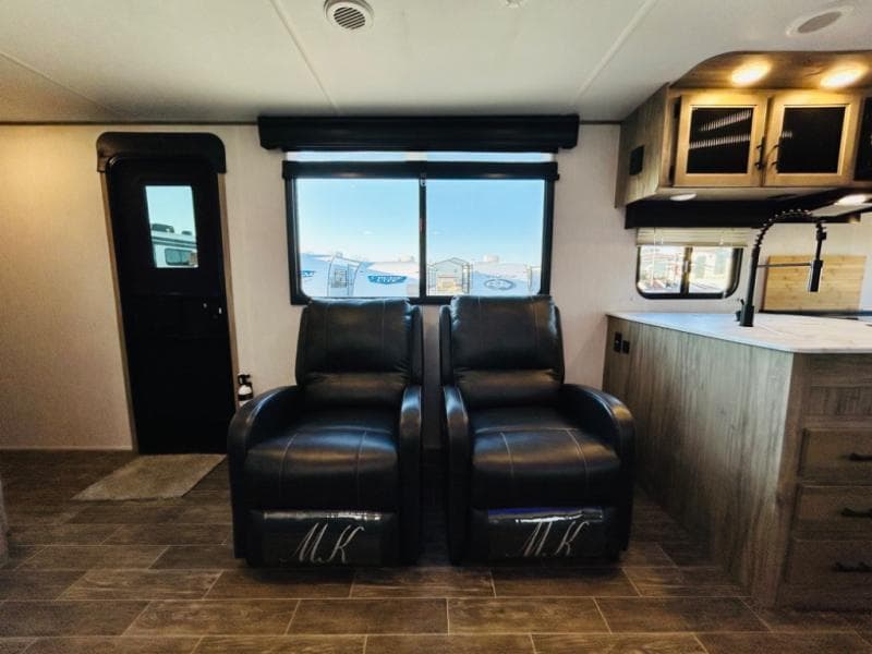 2021 Forest River 2021 Forest River Cherokee Alpha Wolf - thumbnail 33