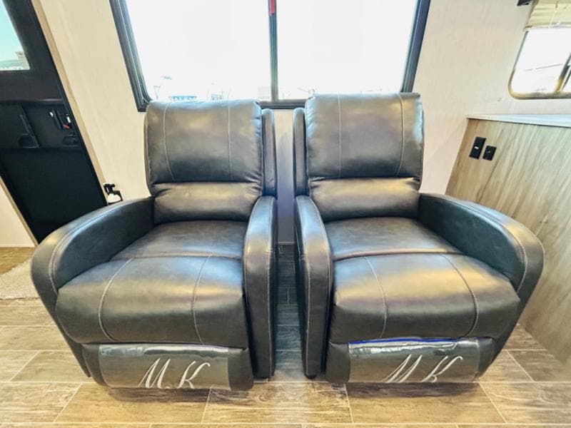 2021 Forest River 2021 Forest River Cherokee Alpha Wolf - thumbnail 34