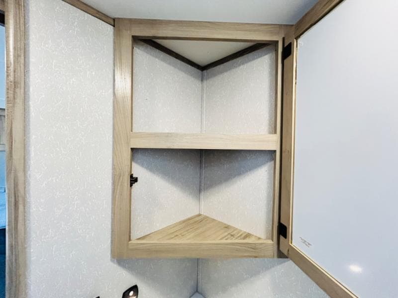 2021 Forest River 2021 Forest River Cherokee Alpha Wolf - thumbnail 38