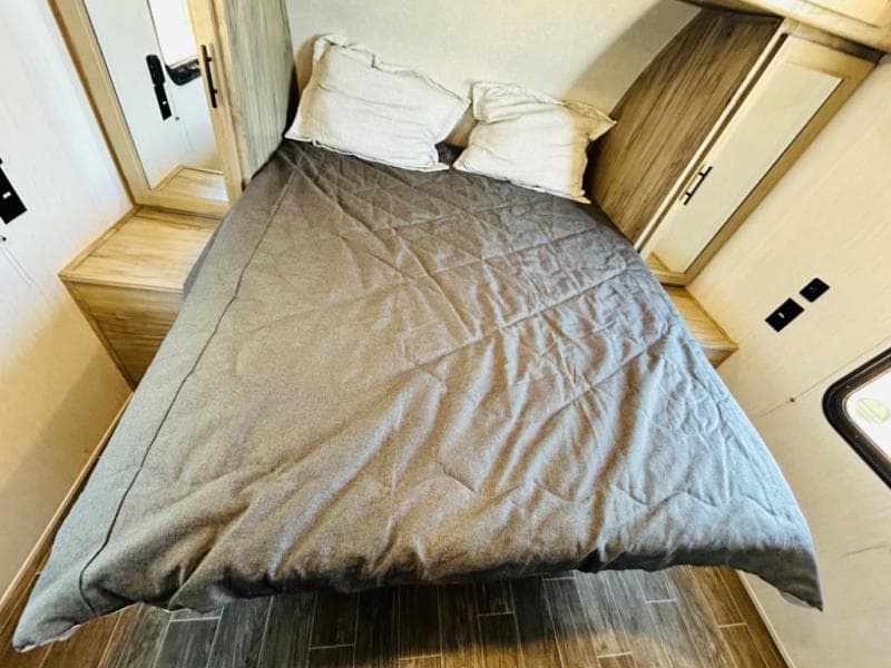 2021 Forest River 2021 Forest River Cherokee Alpha Wolf - thumbnail 48