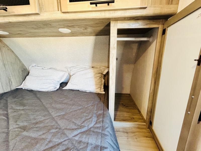 2021 Forest River 2021 Forest River Cherokee Alpha Wolf - thumbnail 54