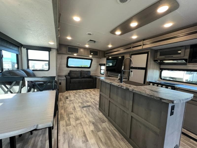 2022 Dutchmen 2022 Dutchmen Kodiak Ultimate - thumbnail 3