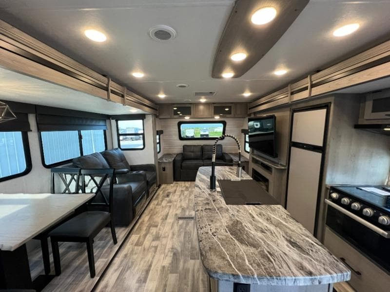 2022 Dutchmen 2022 Dutchmen Kodiak Ultimate - thumbnail 4