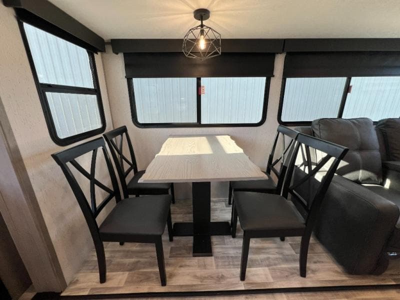 2022 Dutchmen 2022 Dutchmen Kodiak Ultimate - thumbnail 7