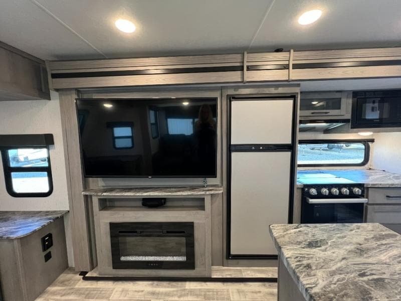 2022 Dutchmen 2022 Dutchmen Kodiak Ultimate - thumbnail 13