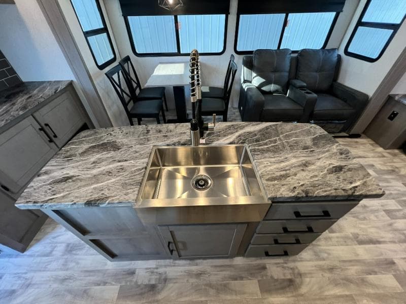 2022 Dutchmen 2022 Dutchmen Kodiak Ultimate - thumbnail 23