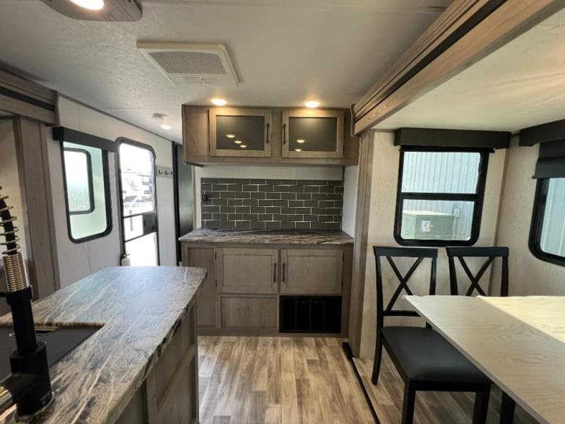 2022 Dutchmen 2022 Dutchmen Kodiak Ultimate - thumbnail 27