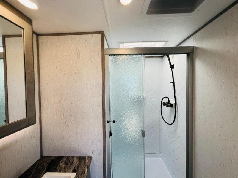 2022 Dutchmen 2022 Dutchmen Kodiak Ultimate - thumbnail 32