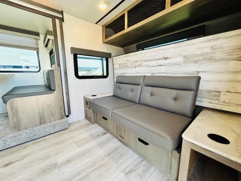 2022 Forest River 2022 Forest River Surveyor Legend - thumbnail 3