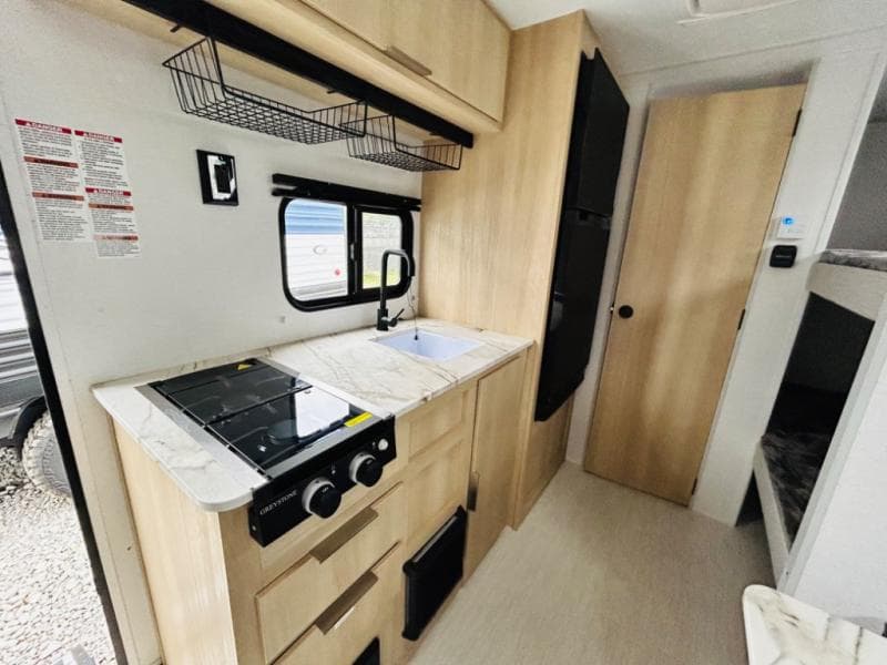 2024 Forest River 2024 Forest River Wildwood FSX - thumbnail 14