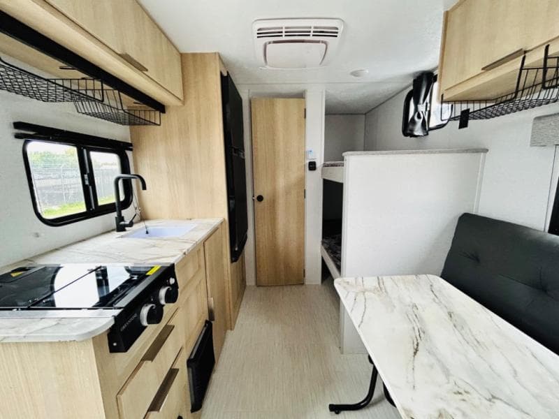 2024 Forest River 2024 Forest River Wildwood FSX - thumbnail 24