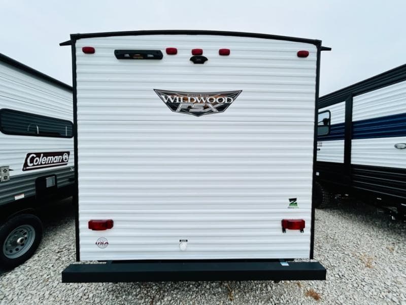 2024 Forest River 2024 Forest River Wildwood FSX - thumbnail 36