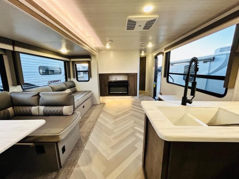 2022 Forest River 2022 Forest River Wildwood - thumbnail 35