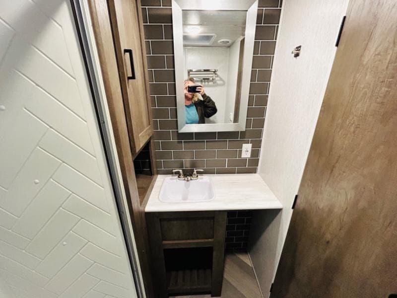 2022 Forest River 2022 Forest River Wildwood - thumbnail 40