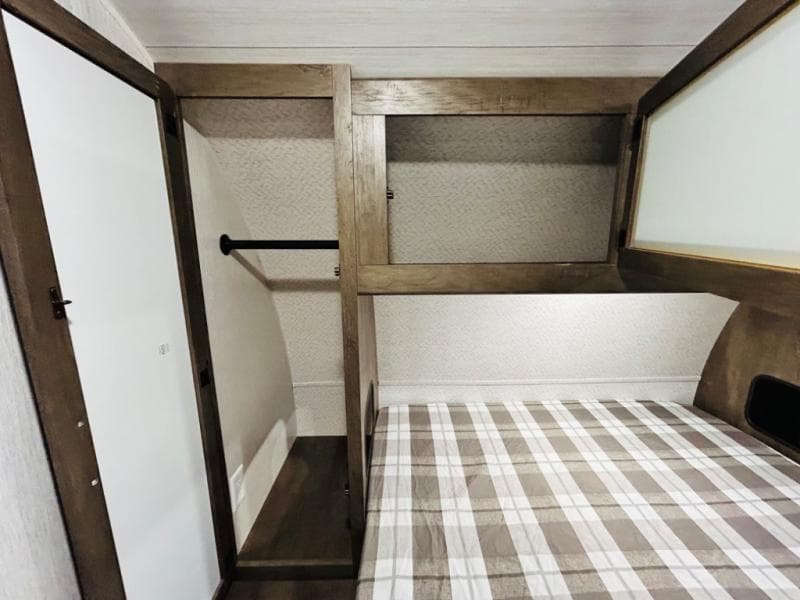 2022 Forest River 2022 Forest River Wildwood - thumbnail 51