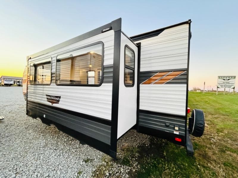 2022 Forest River 2022 Forest River Wildwood - thumbnail 64