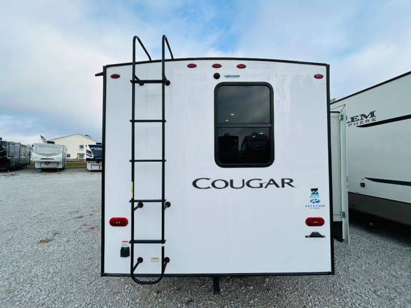 2022 Keystone 2022 Keystone Cougar - thumbnail 4