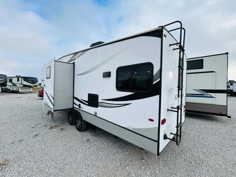 2022 Keystone 2022 Keystone Cougar - thumbnail 5