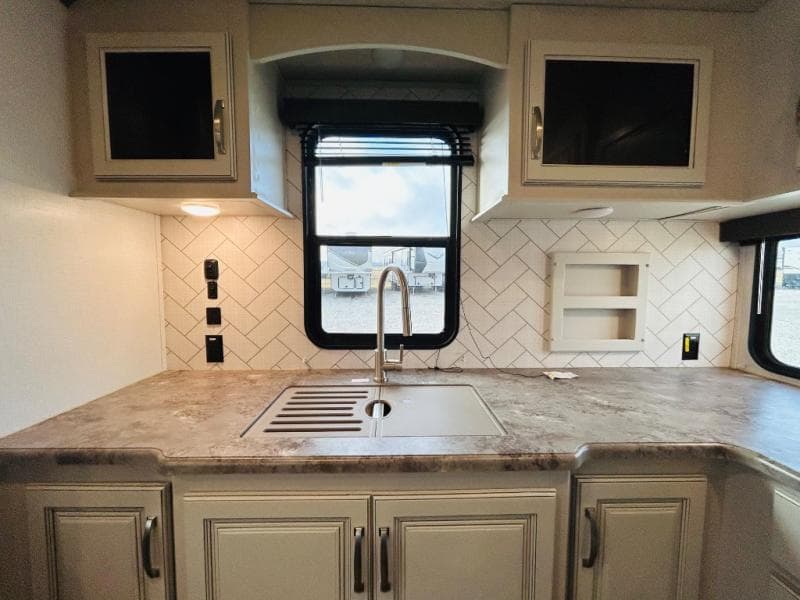 2022 Keystone 2022 Keystone Cougar - thumbnail 31