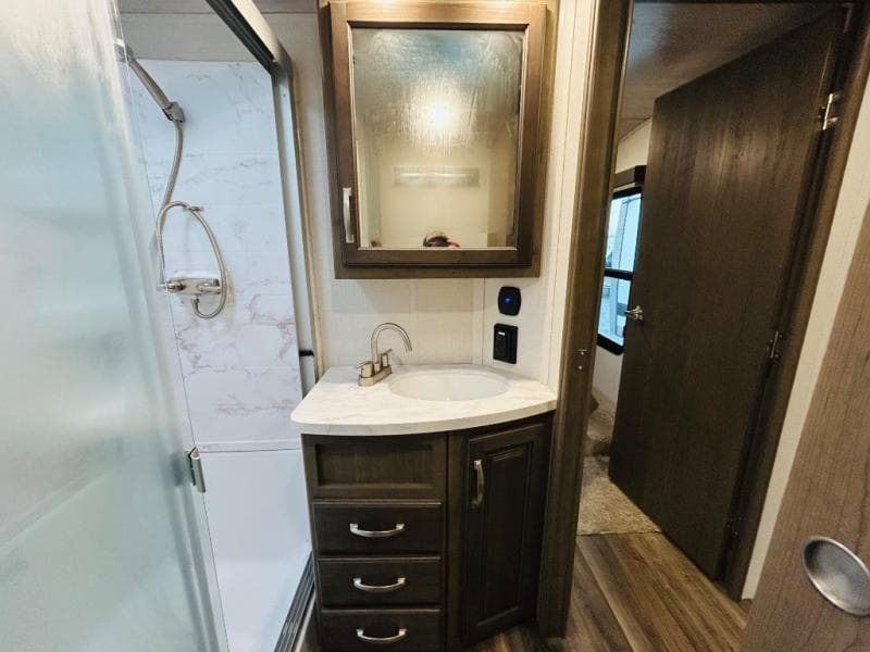 2022 Keystone 2022 Keystone Cougar - thumbnail 49