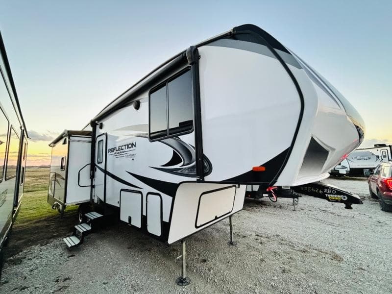 2022 Grand Design 2022 Grand Design Reflection 150 Series - thumbnail 3