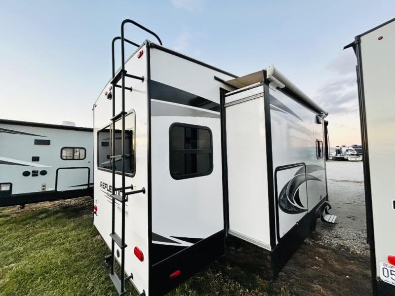 2022 Grand Design 2022 Grand Design Reflection 150 Series - thumbnail 4