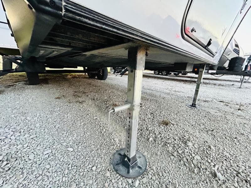 2022 Grand Design 2022 Grand Design Reflection 150 Series - thumbnail 10