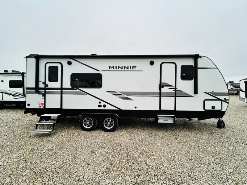 2022 Winnebago 2022 Winnebago Minnie Plus - thumbnail 4